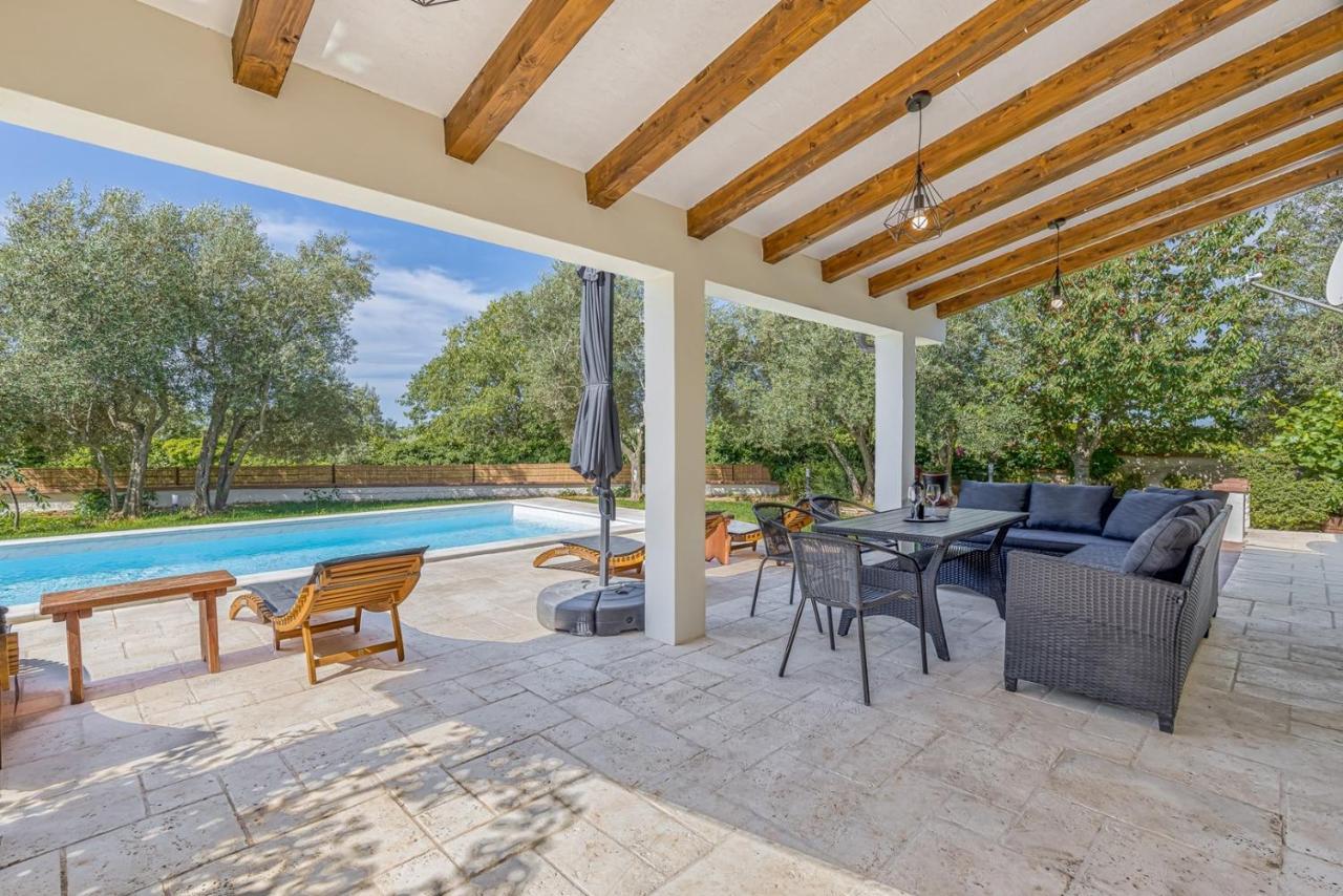 Villa Agatta With Private Pool Smoljanci Экстерьер фото