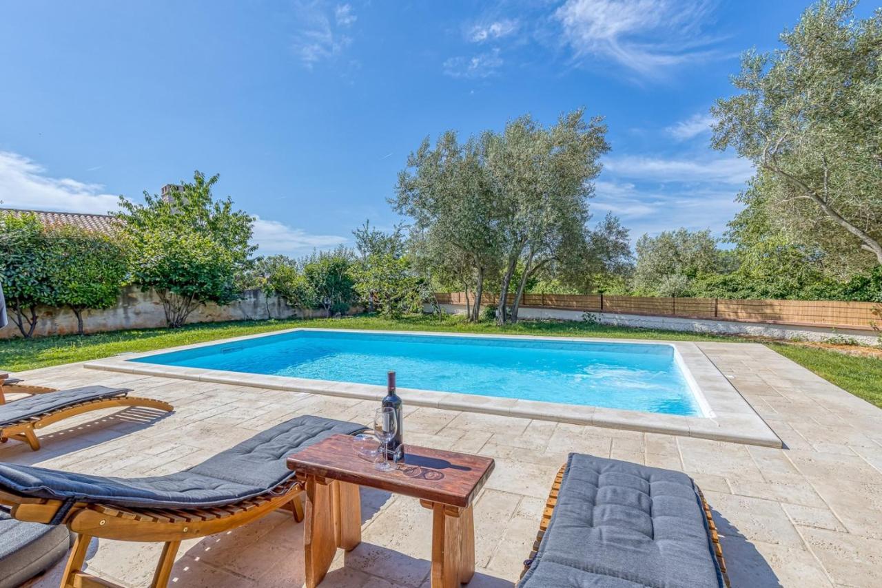 Villa Agatta With Private Pool Smoljanci Экстерьер фото